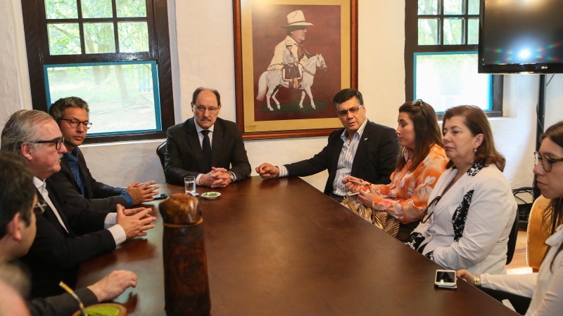 Encontro do governador com a cônsul do Uruguai na Expointer