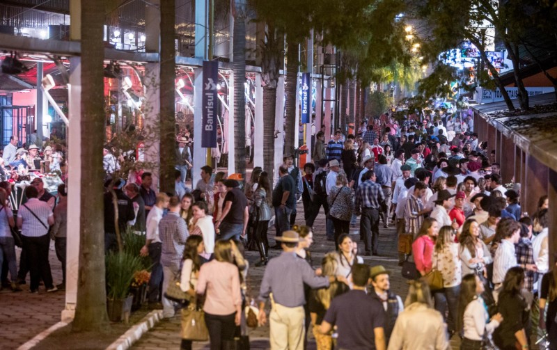 Boulevard reúne restaurantes, bares e boutiques de associações de criadores