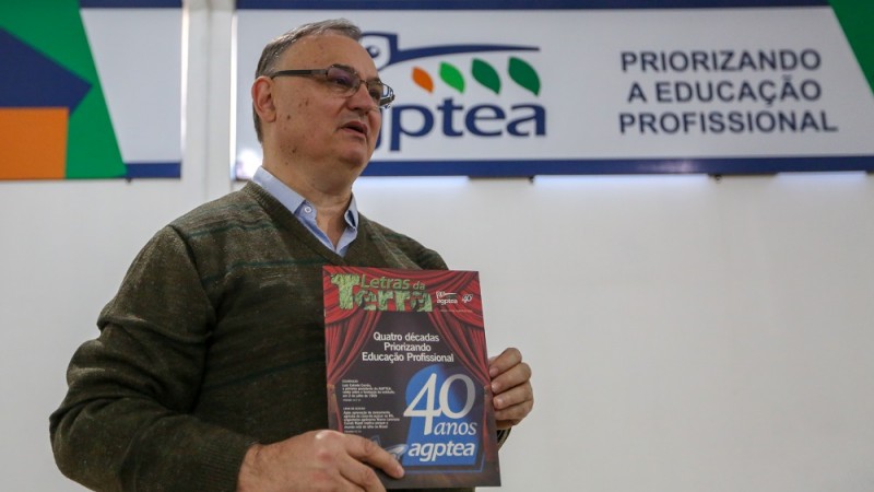 Associação promove palestras técnica sobre sustentabilidade, cooperativismo e vida no campo