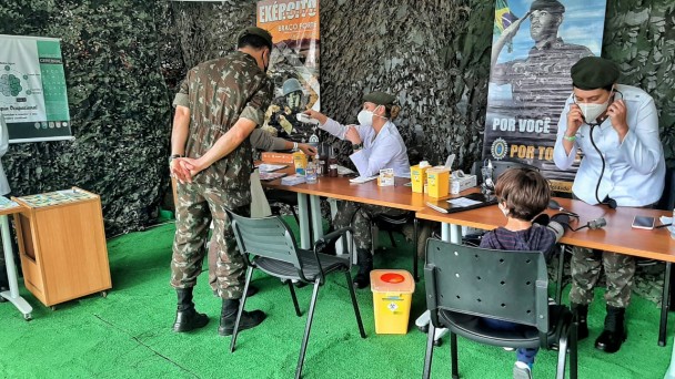Exército oferece serviço de saúde gratuito à população  Foto Feernando Dias SEAPDR