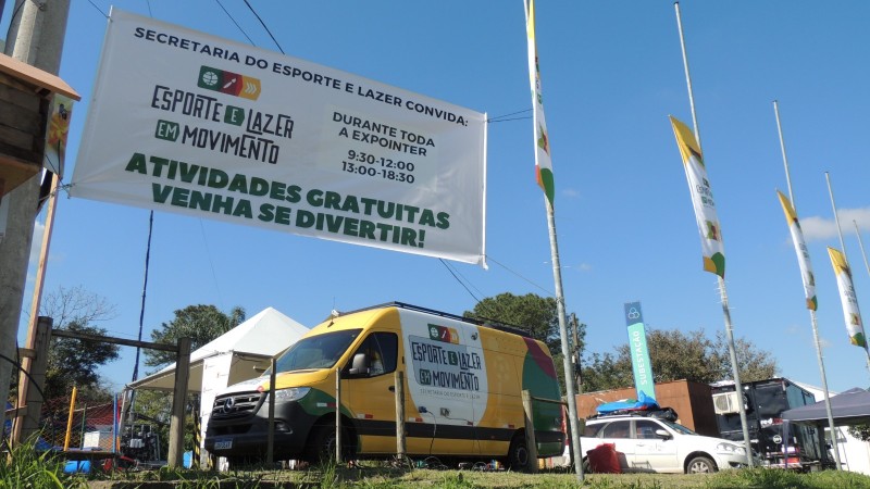 A foto mostra a fachada do projeto da Secretaria do Esporte e Lazer