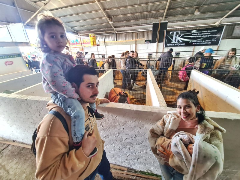 João Paulo, Francine e os filhos Ágata e João Manoel no Pavilhão dos Pôneis