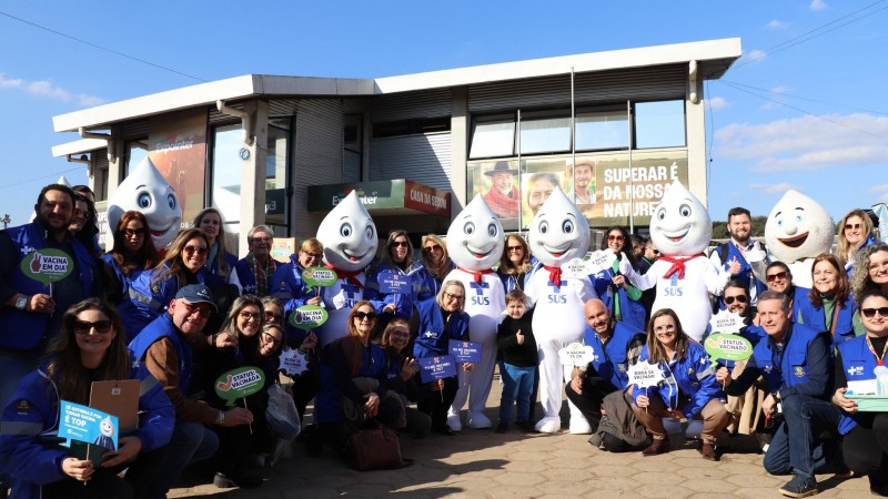 A foto mostra a equipe da Secretaria Estadual da Saúde