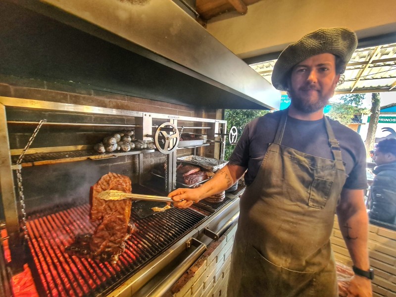 Pedro Assis, assador do El Fogón Corralero